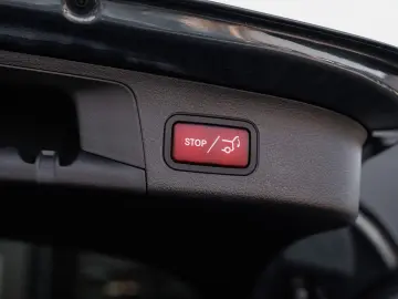 MERCEDES-BENZ GLA 200 AMG Night-MBUX-Pano-AHK-Kamera&hellip;