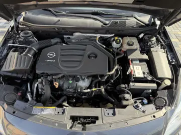 Opel Insignia 2.0 Benzina 220Cp