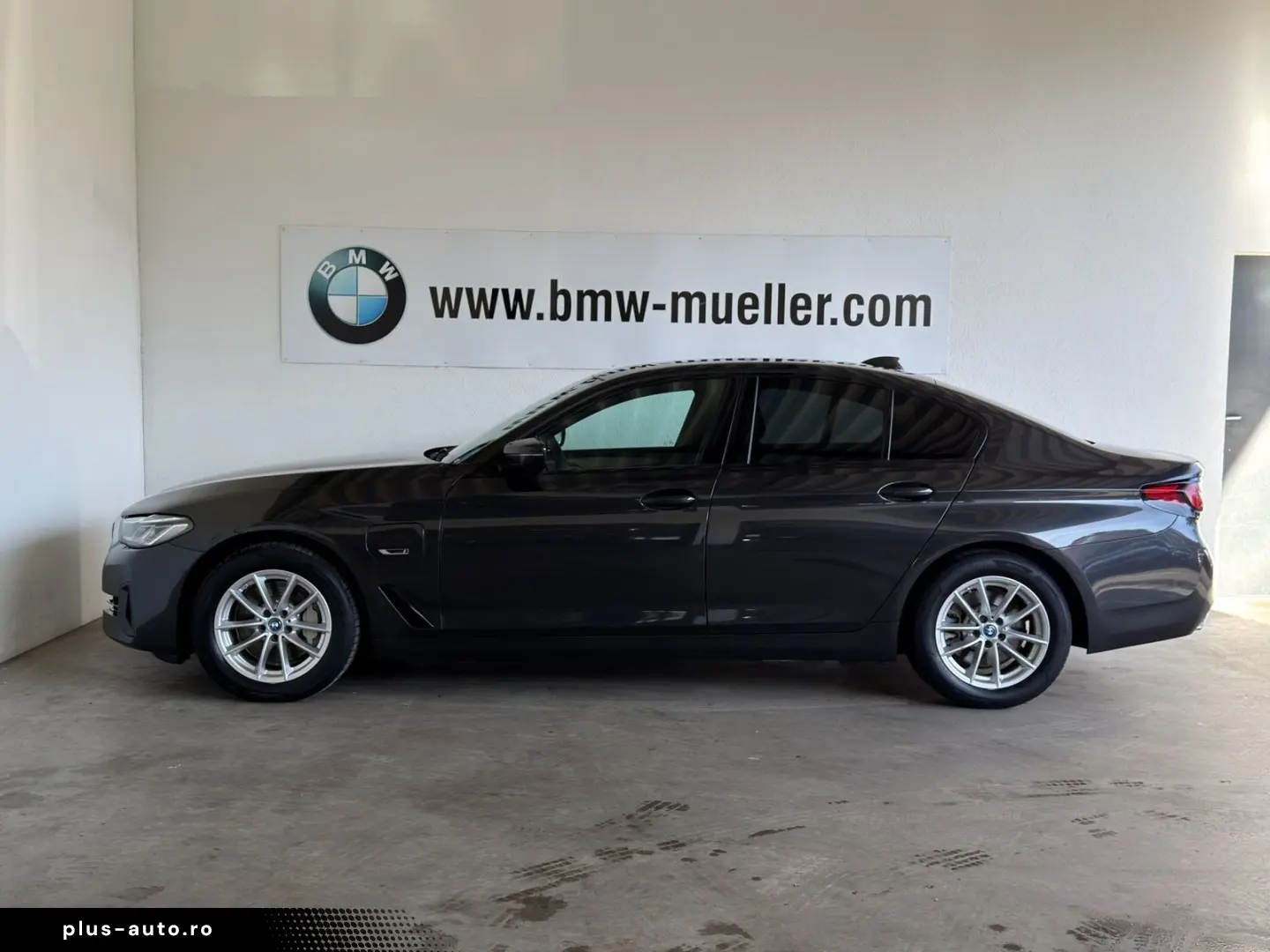 BMW 530e xDr LASER HUD CAM PRIVACY DAB AMBI