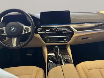 BMW 530e xDrive Limousine LiveCockpitProf Kamera