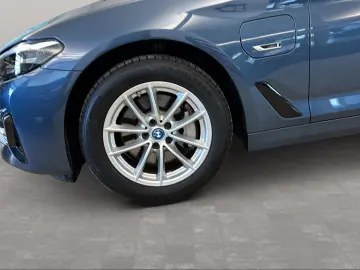 BMW 530e xDrive Limousine LiveCockpitProf Kamera