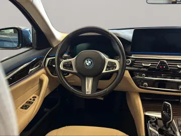 BMW 530e xDrive Limousine LiveCockpitProf Kamera