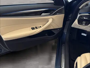 BMW 530e xDrive Limousine LiveCockpitProf Kamera