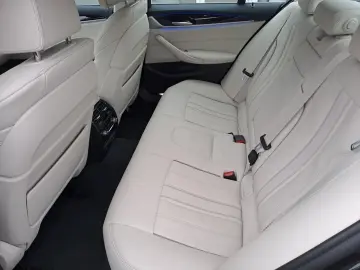 BMW 520d xDrive Limousine Aut. Komfortsitze Standhzg