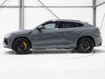 Lamborghini Urus SE Hybrid