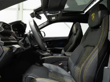 Lamborghini Urus SE Hybrid