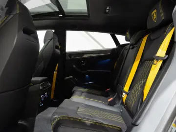 Lamborghini Urus SE Hybrid