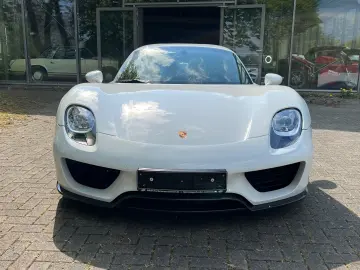 PORSCHE 918 Spyder