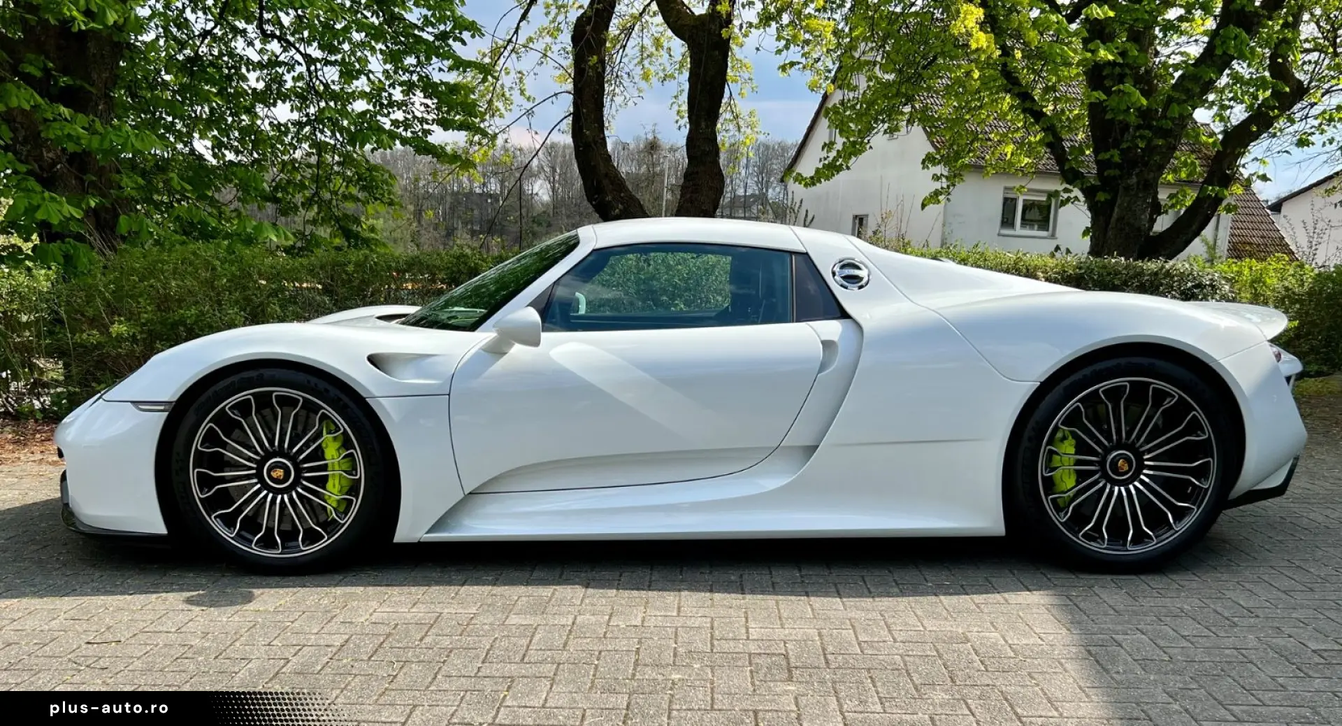 PORSCHE 918 Spyder