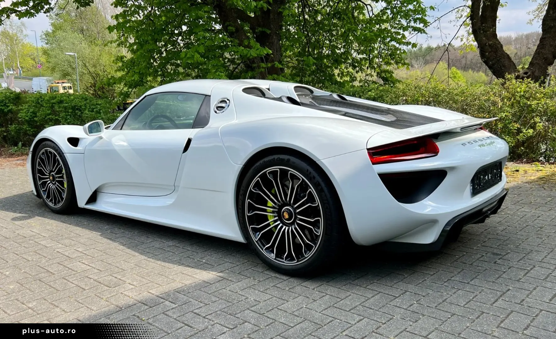 PORSCHE 918 Spyder