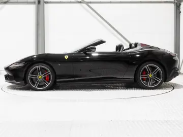 Ferrari Roma Spider