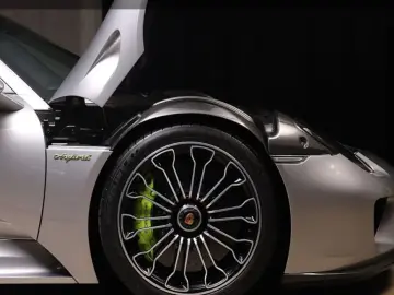 PORSCHE 918 Spyder 643 918