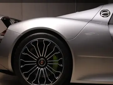 PORSCHE 918 Spyder 643 918