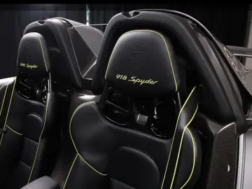 PORSCHE 918 Spyder 643 918