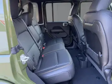 Jeep Wrangler Sahara