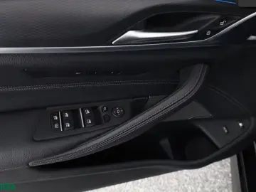 BMW 530 e xDrive M SPORT SHADOW HARMAN K HUD KAMERA