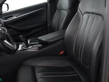 BMW 530 e xDrive M SPORT SHADOW HARMAN K HUD KAMERA