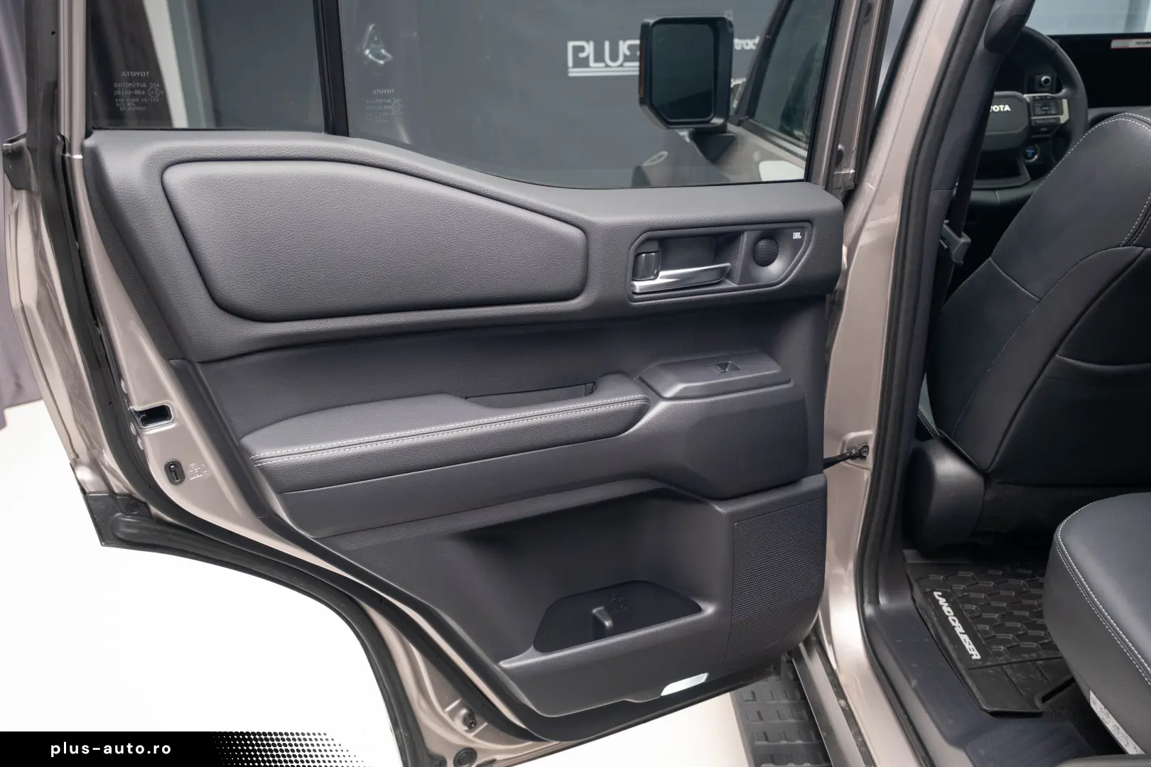 Toyota Land Cruiser Hybrid 2.4 Turbo – 326 CP – Full 4WD