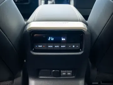 Toyota Land Cruiser Hybrid 2.4 Turbo – 326 CP – Full 4WD