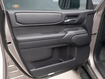 Toyota Land Cruiser Hybrid 2.4 Turbo – 326 CP – Full 4WD