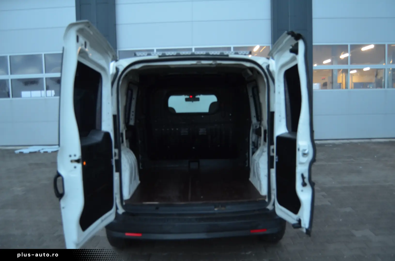 Doblo 1.3 Multi Jet  90 Hp  Cargo  Credit  TVA inclus