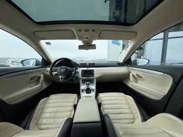 VOLKSWAGEN PASSAT CC    AUTOMAT