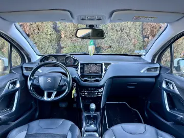 Peugeot 2008   2017   83.000KM   AUTOMAT   RATE   GARANTIE