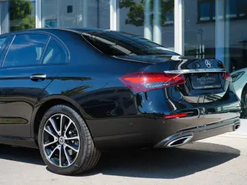 MERCEDES-BENZ E 220 d Lim. Avantgarde 9G PANO LED MBUX NIGHT