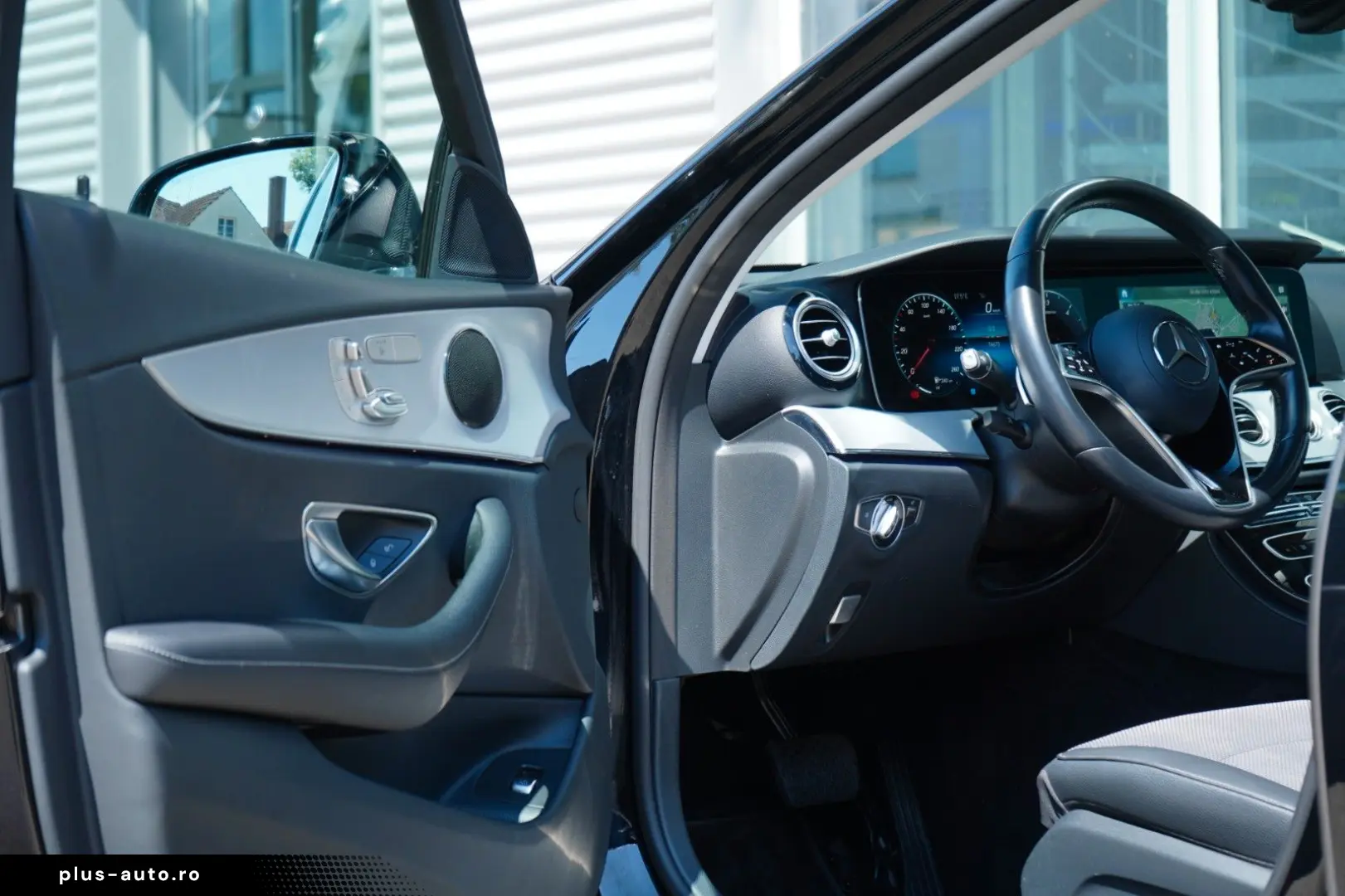 MERCEDES-BENZ E 220 d Lim. Avantgarde 9G PANO LED MBUX NIGHT