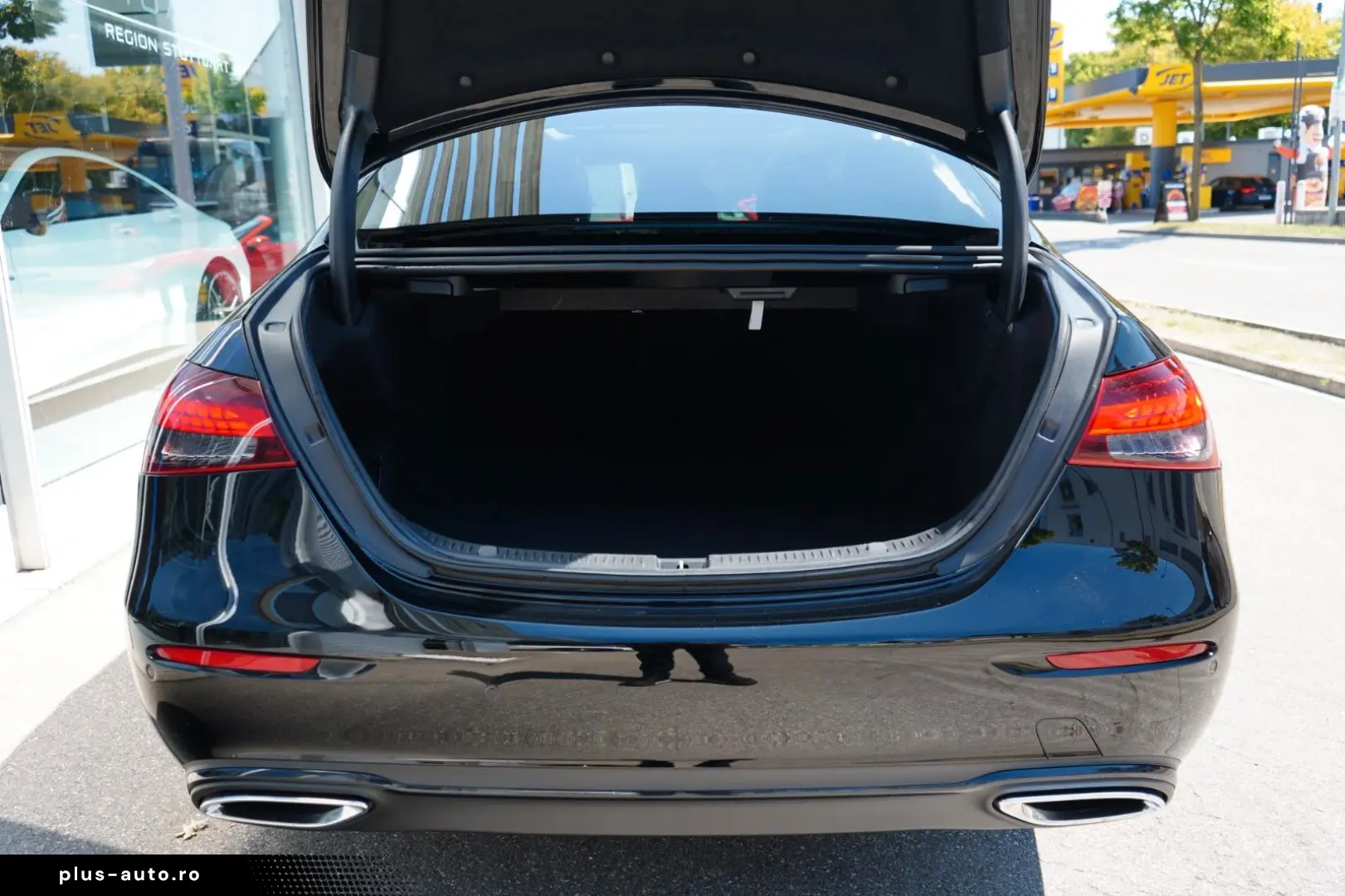 MERCEDES-BENZ E 220 d Lim. Avantgarde 9G PANO LED MBUX NIGHT