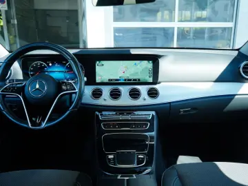 MERCEDES-BENZ E 220 d Lim. Avantgarde 9G PANO LED MBUX NIGHT