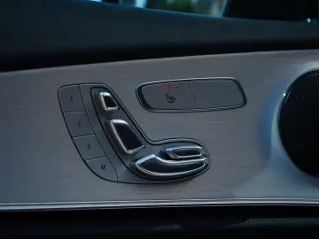 MERCEDES-BENZ E 220 d Lim. Avantgarde 9G PANO LED MBUX NIGHT