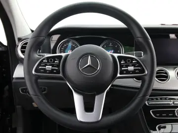 MERCEDES-BENZ E 220 d Avantgarde NAVI LED KAMERA STA&hellip;