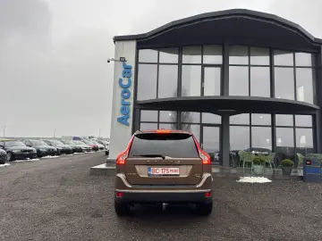VOLVO XC60 MOMENTUN