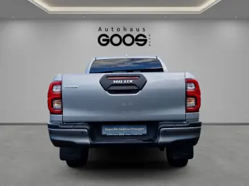 TOYOTA Hilux Double Cab Invincible 4x4