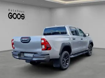 TOYOTA Hilux Double Cab Invincible 4x4