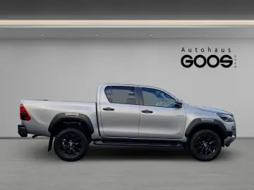 TOYOTA Hilux Double Cab Invincible 4x4