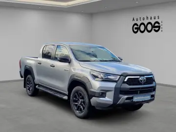 TOYOTA Hilux Double Cab Invincible 4x4