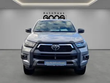 TOYOTA Hilux Double Cab Invincible 4x4