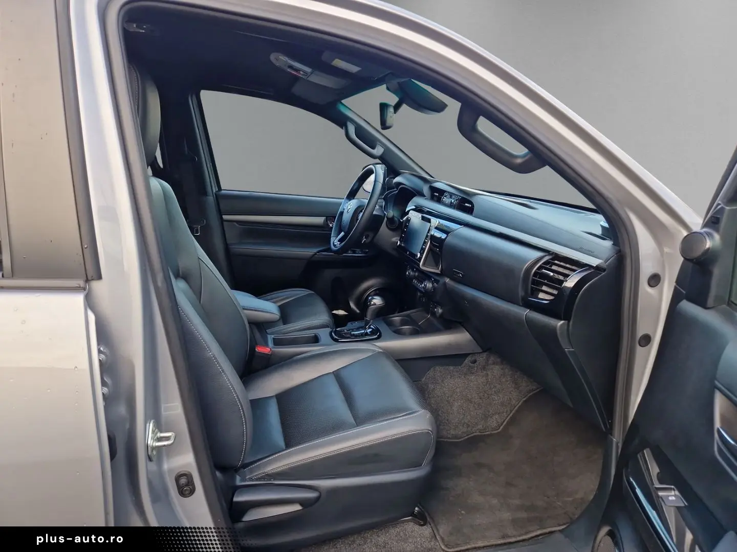 TOYOTA Hilux Double Cab Invincible 4x4