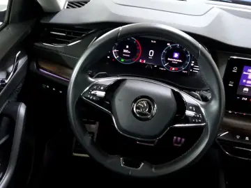 SKODA Octavia 2.0 TDI Scout 4x4 DSG  MATRIX HUD NAVI