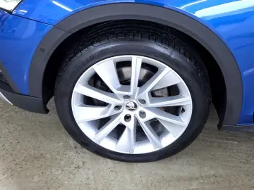 SKODA Octavia 2.0 TDI Scout 4x4 DSG  MATRIX HUD NAVI