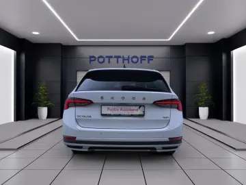 SKODA Octavia Combi 2.0 TDI DSG 4x4 SCOUT AHK NAVI HuD