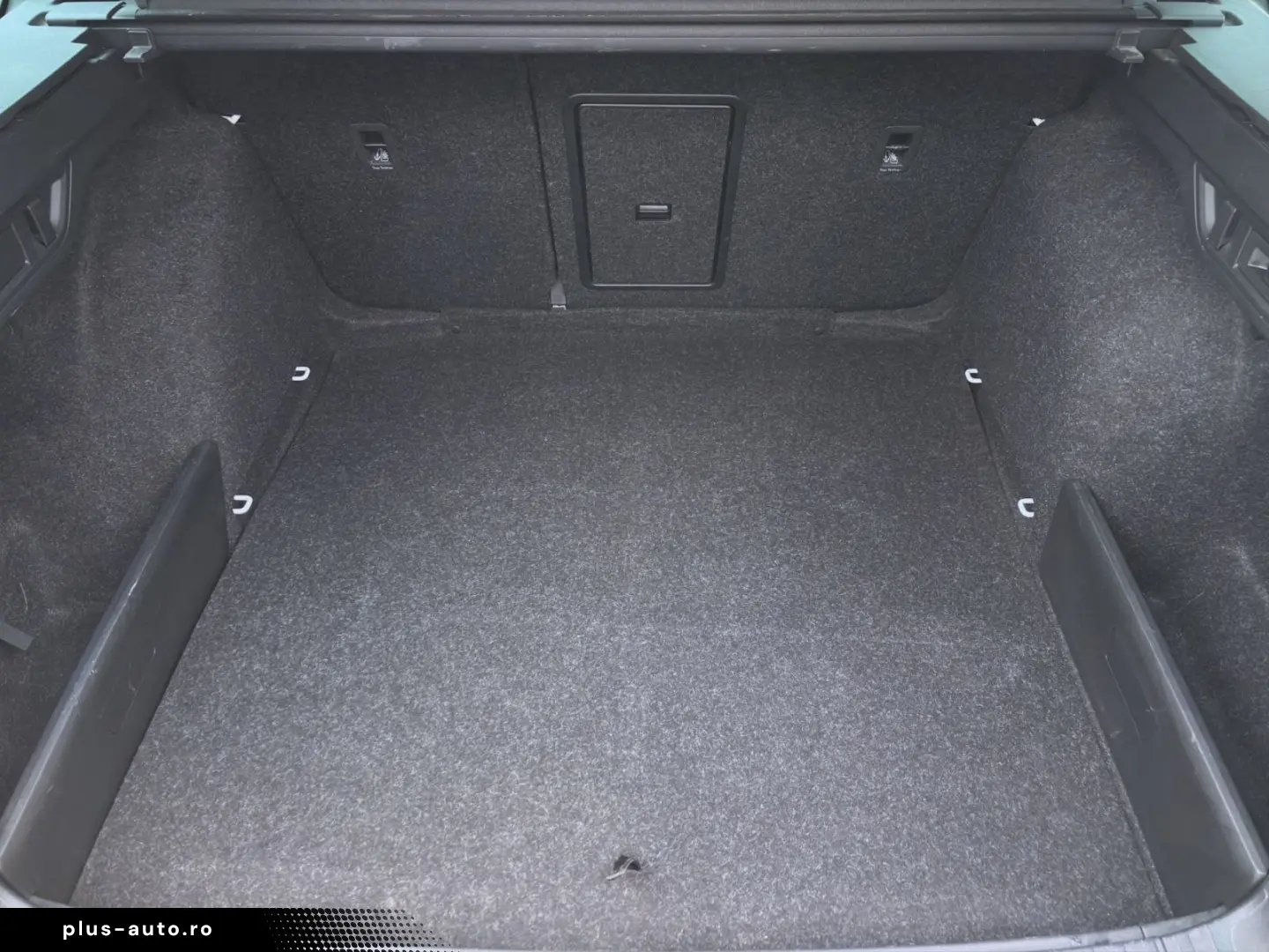 SKODA Octavia Combi 2.0 TDI DSG 4x4 SCOUT AHK NAVI HuD