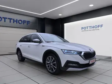 SKODA Octavia Combi 2.0 TDI DSG 4x4 SCOUT AHK NAVI HuD