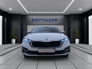 SKODA Octavia Combi 2.0 TDI DSG 4x4 SCOUT AHK NAVI HuD