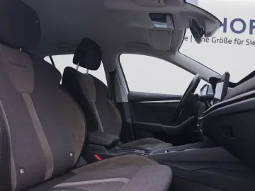 SKODA Octavia Combi 2.0 TDI DSG 4x4 SCOUT AHK NAVI HuD