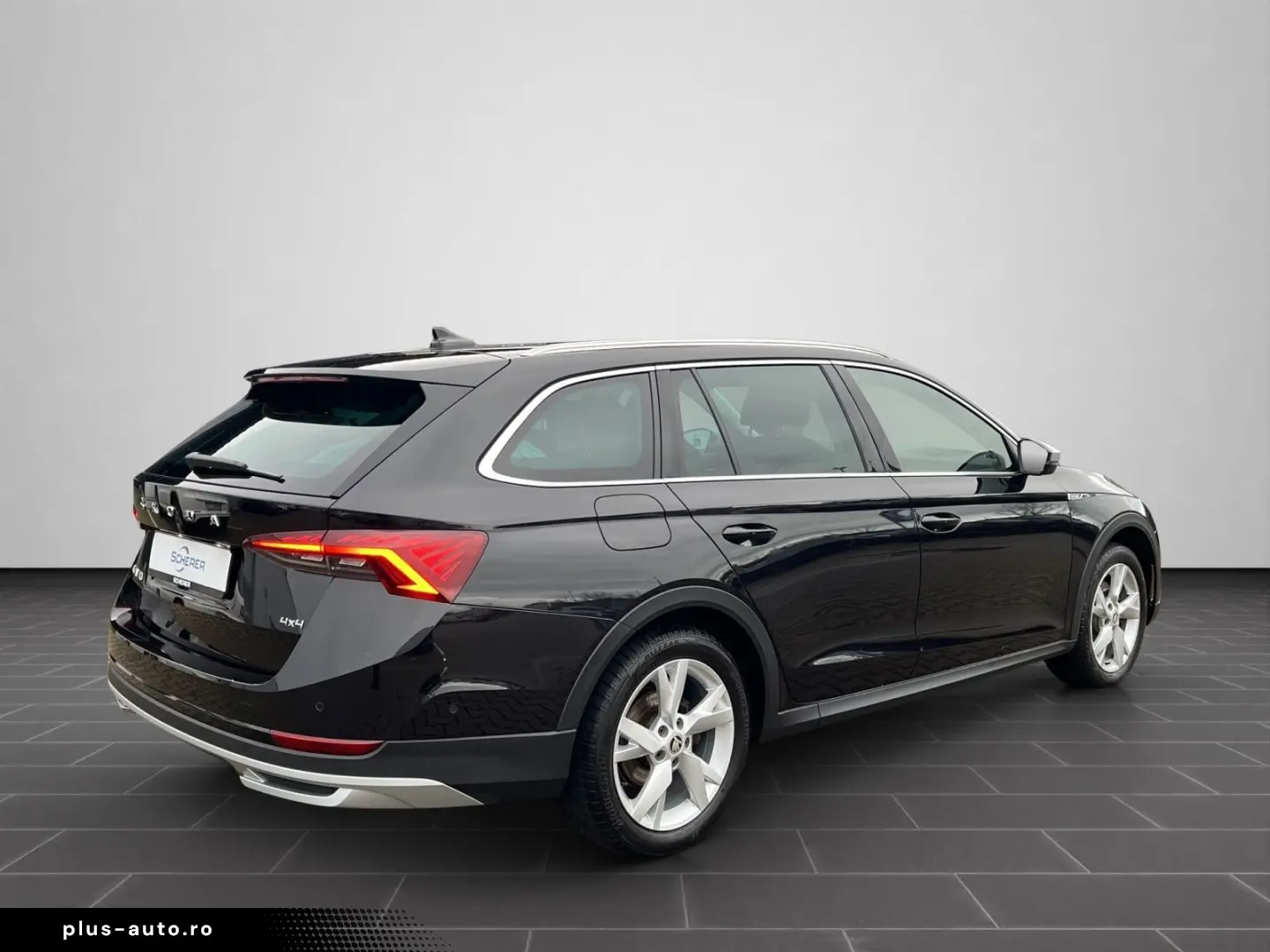 SKODA Octavia Combi 2 0 TDI Scout DSG 4x4 AHK NAVI LED