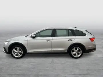SKODA Octavia Combi 2.0 SCOUT 4X4 LM18 MATRIX CARPLAY