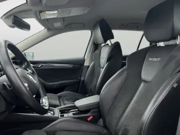 SKODA Octavia Combi 2.0 SCOUT 4X4 LM18 MATRIX CARPLAY